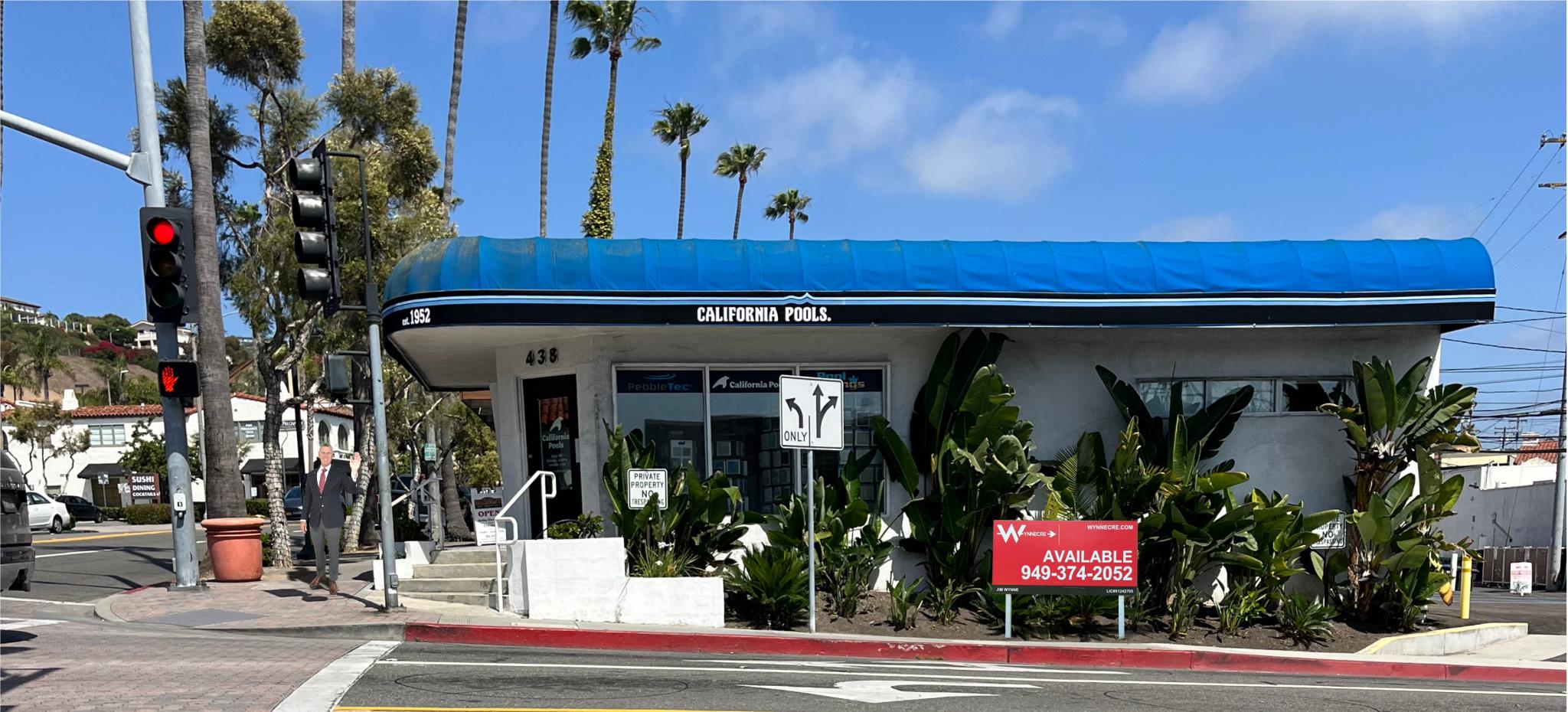 438 N El Camino Real